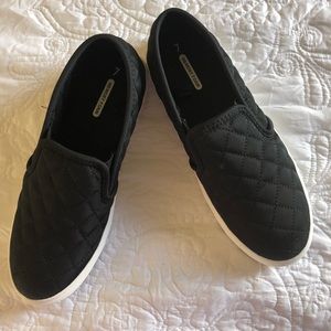Black memory foam canvas slip on shoes